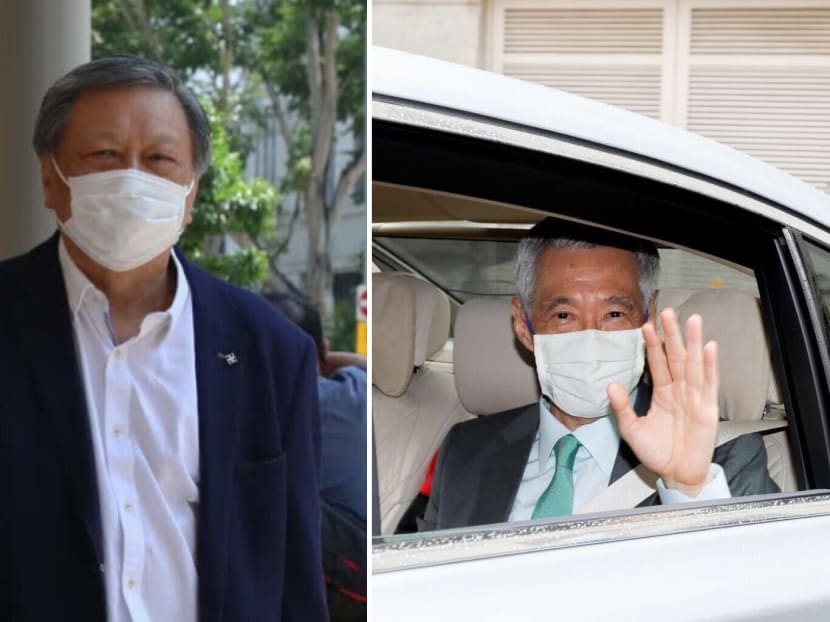 PM Lee Hsien Loong (right) and blogger Leong Sze Hian (left) at the High Court on Oct 6, 2020.