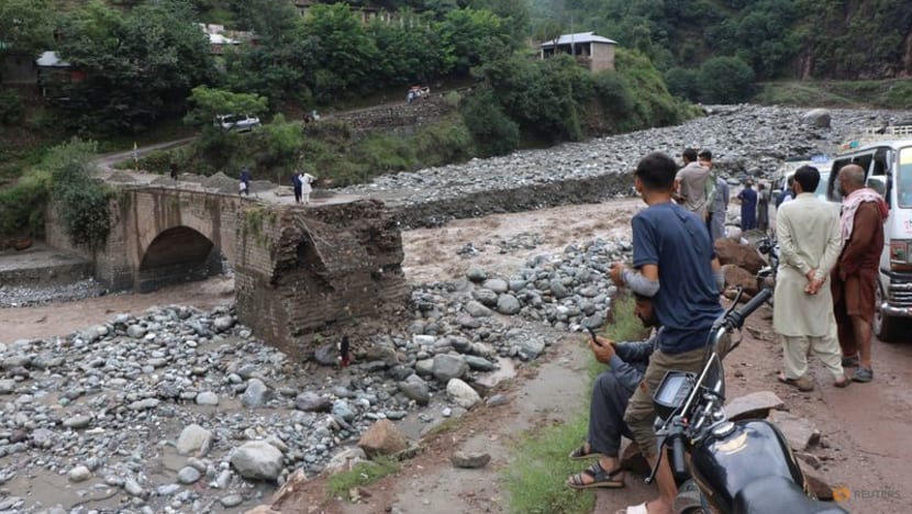 Pakistan rescuers recover bodies after monsoon rains kill over 340