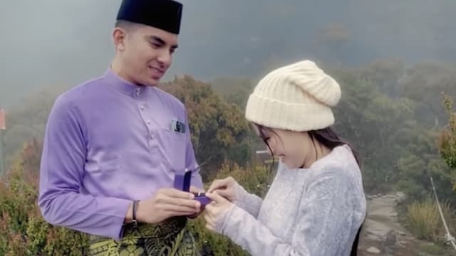 马国国会议员赛沙迪与演员贝拉订婚