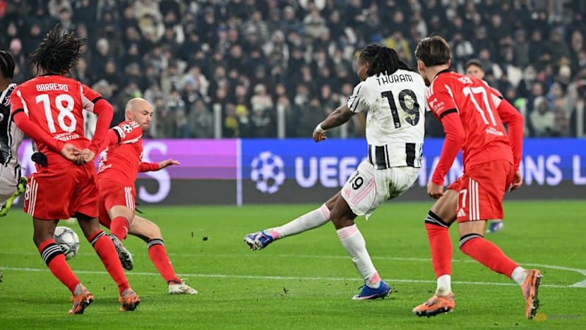 Juventus clinch playoff place with 2-0 win over Benfica