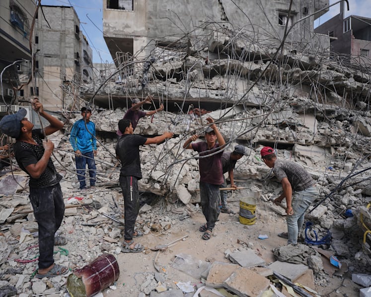 Trump's envoys meet mediators, Israel strikes Gaza Trump's envoys meet mediators, Israel strikes Gaza