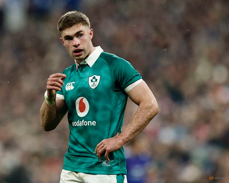 Crowley to start as Ireland head to Twickenham in search of form