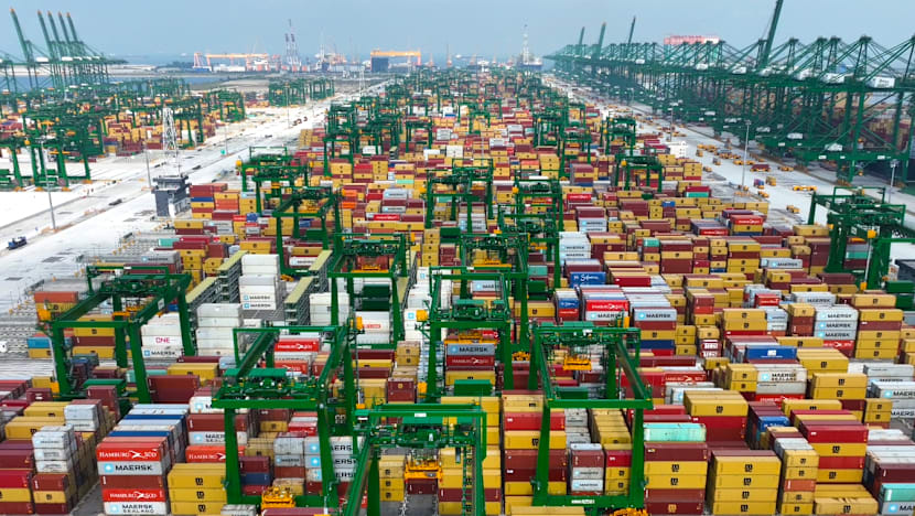 Singapore's March non-oil exports rise 15.3% on strong AI-driven electronics demand