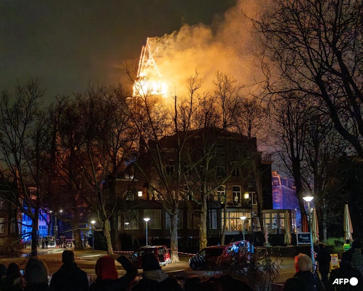 Fire ravages Amsterdam church on 'unsettled' Dutch New Year