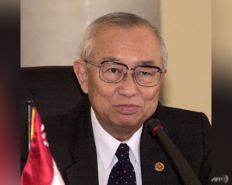 Singapore's longest-serving finance minister Richard Hu dies aged 96