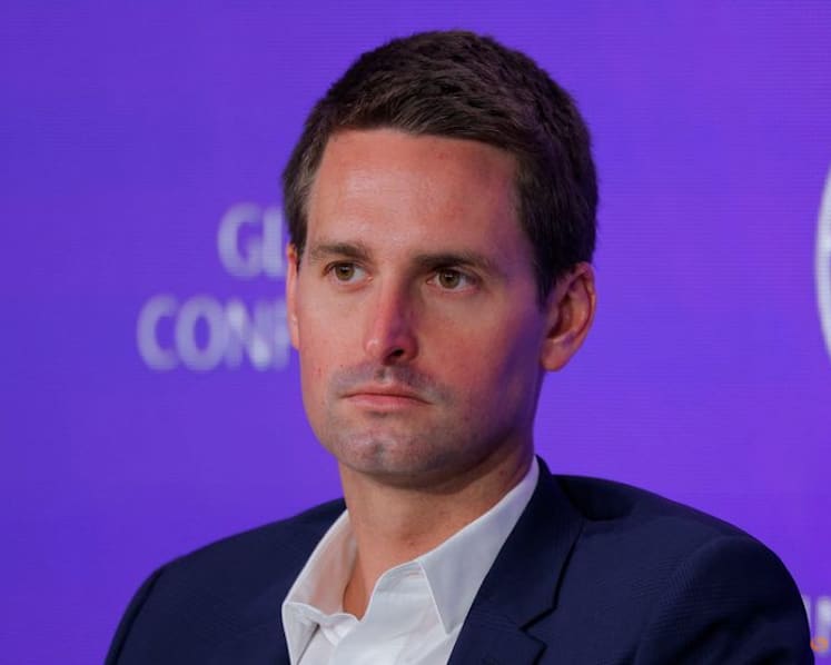 Snap CEO Spiegel defends Specs as long-term bet, pushes back against activist pressure