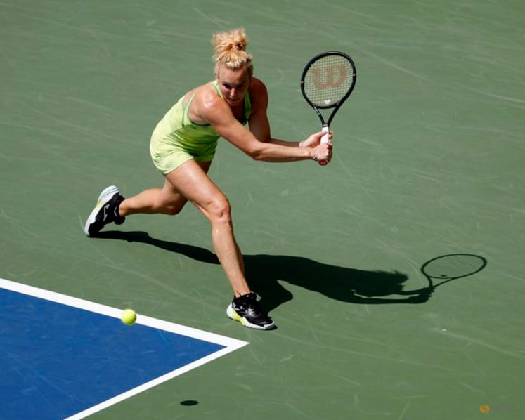 Osaka holds her nerve to reach US Open third round
