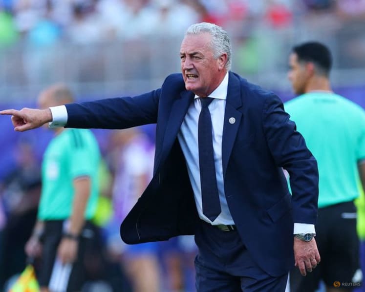 No complaints but open wounds for Paraguay coach