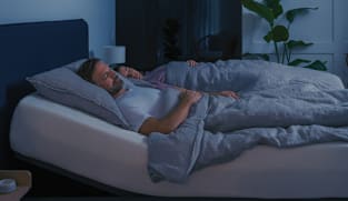 Equipped with AI technology, the Tempur SmartBase offers a personalised sleep experience designed for comfort and well-being.