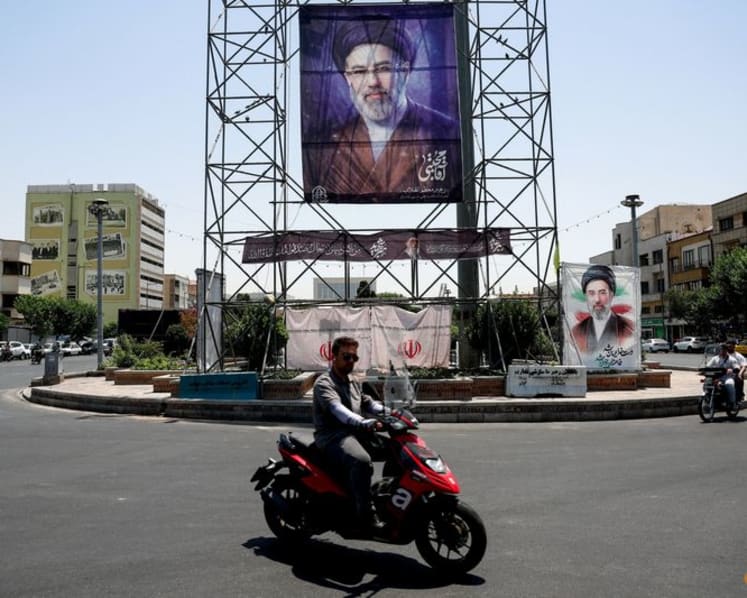 US and Iran peace negotiators head to Doha, meeting uncertain