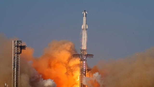 SpaceX重型火箭第九次试飞失败 或解体印度洋上空