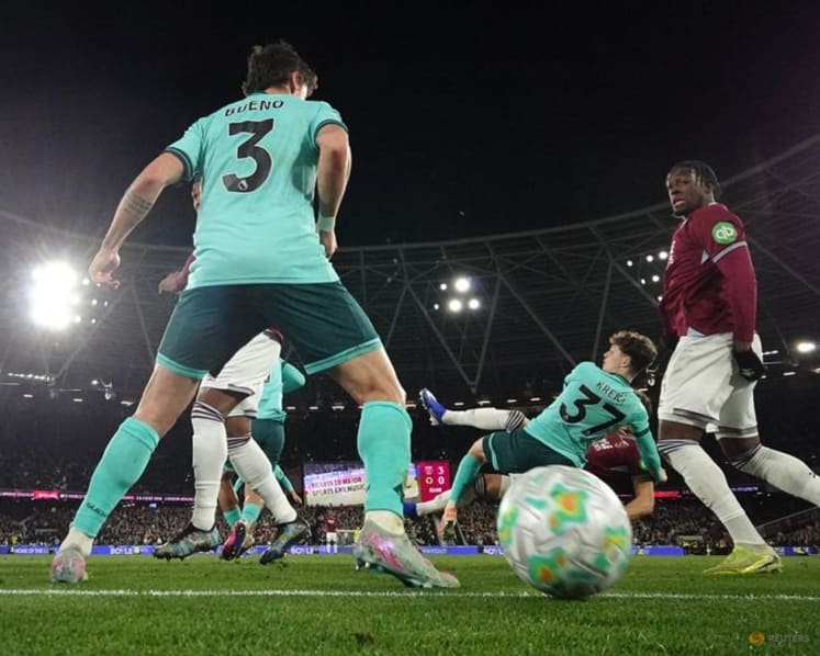 West Ham out of relegation zone with 4-0 win over Wolves
