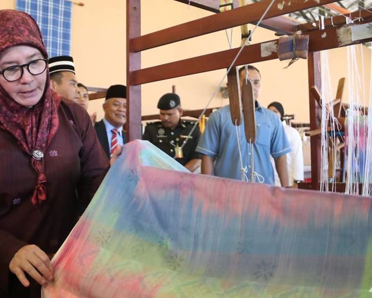 Fit for royalty: Malaysian Queen passionate about reviving Pahang handwoven fabric