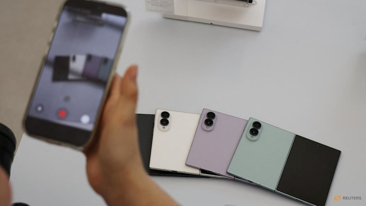 Samsung Rilis Trio HP Lipat Terbaru: Z Fold 8 Tampil Beda Ala Paspor