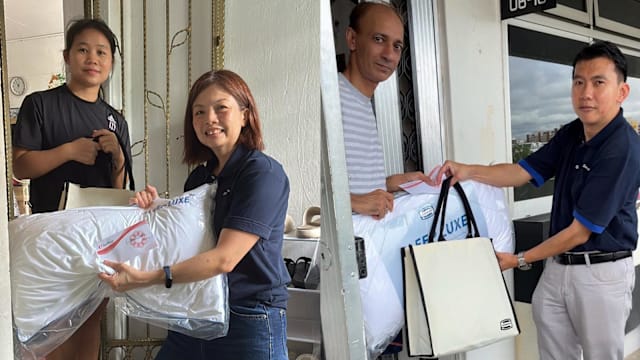 “席梦思” 携手新加坡红十字会 佳节送年长者爱心礼包 