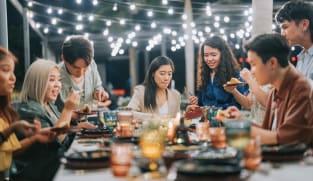 Ingin makan mewah dengan teman tapi dia lagi bokek? Ini tipsnya!
