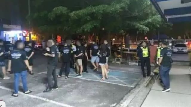 狮城宝马轿车俱乐部车队因占槟城第二大桥紧急车道接到罚单