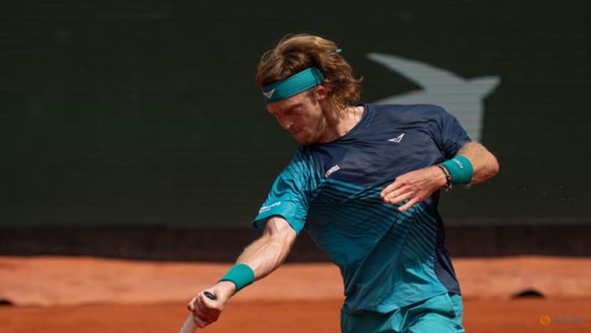 Rublev's red mane grows on fans as results shift perception