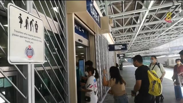 新柔火车服务恢复 不少人趁周末赴柔佛游玩