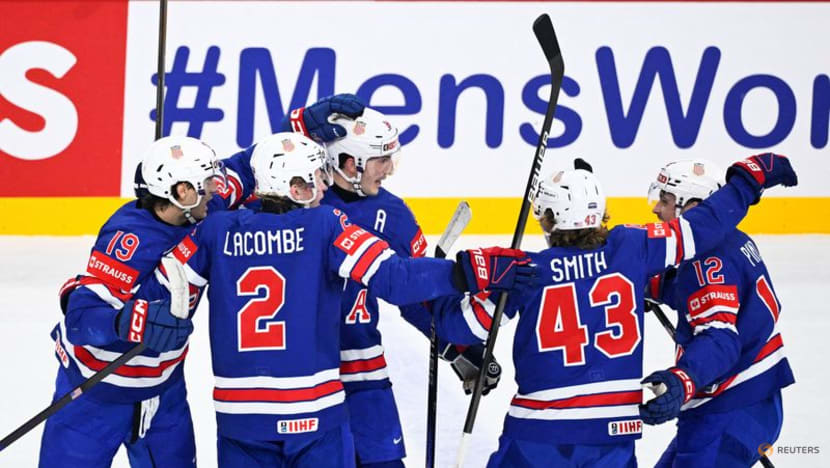 Ice hockey-McCarron stakes claim for world championship gold as US down Sweden