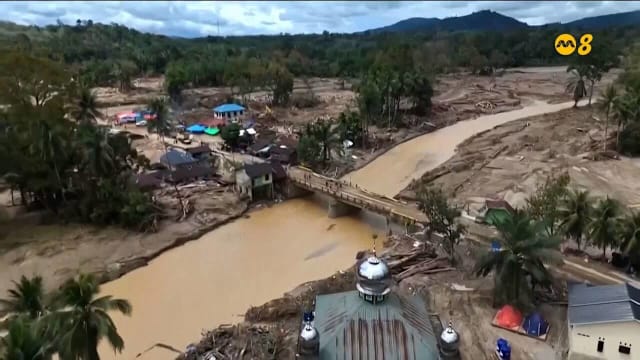 印尼苏门答腊洪灾死亡攀升至961人 上百万人无家可归