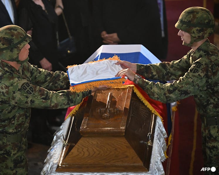 Thousands bid farewell to Bosnian Serb war criminal in Belgrade
