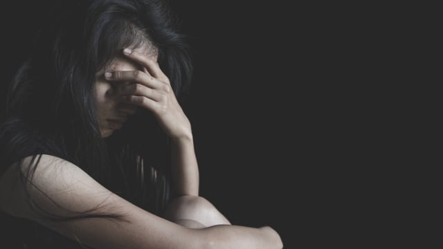 台女送货给不熟友人  喝下“圣水”后昏迷遭性侵拍照