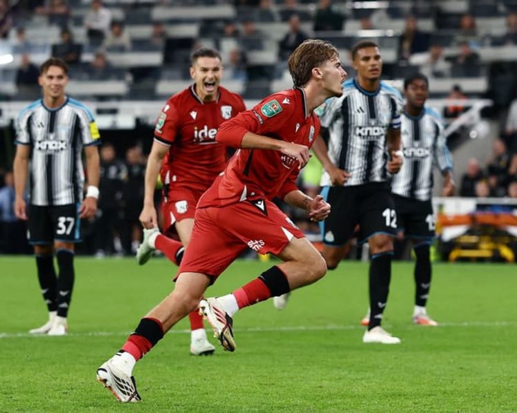 Newcastle come from behind to reach League Cup third round