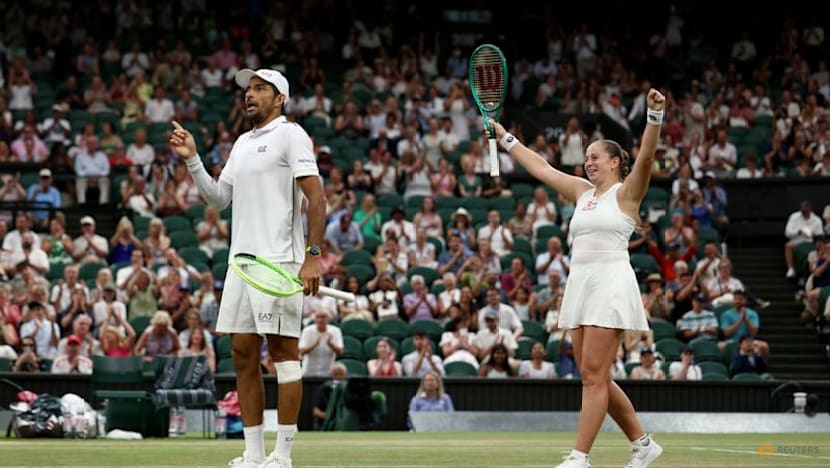 Ostapenko, Arevalo fight back to win Wimbledon mixed doubles title