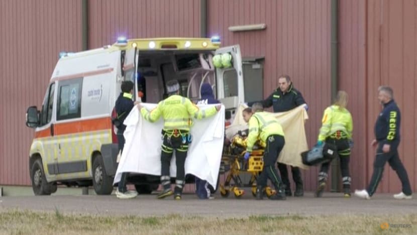 Alpine skiing-Helicopter crew recounts smooth but complex rescue after Vonn crash