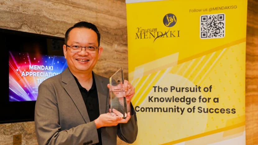 Ghazali Abdul Wahab diiktiraf dengan Anugerah Sumbangan Cemerlang Program Tuisyen MENDAKI Ghazali Abdul Wahab diiktiraf dengan Anugerah Sumbangan Cemerlang Program Tuisyen MENDAKI