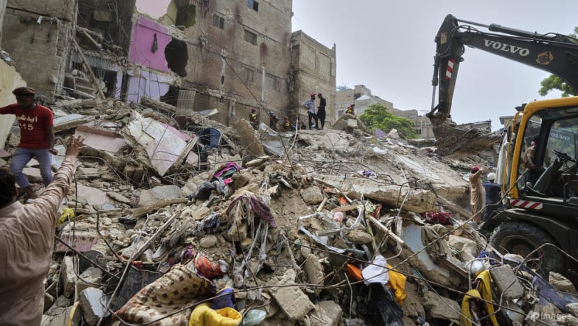 Pakistan building collapse kills seven Pakistan building collapse kills seven