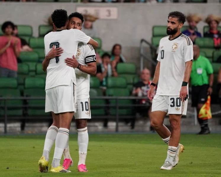 Saudi Arabia beat Puerto Rico 3-0 after weather delay in first win under Donis