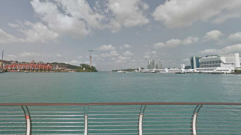 Kayaker missing off the coast of Sentosa; search operation ongoing Kayaker missing off the coast of Sentosa; search operation ongoing