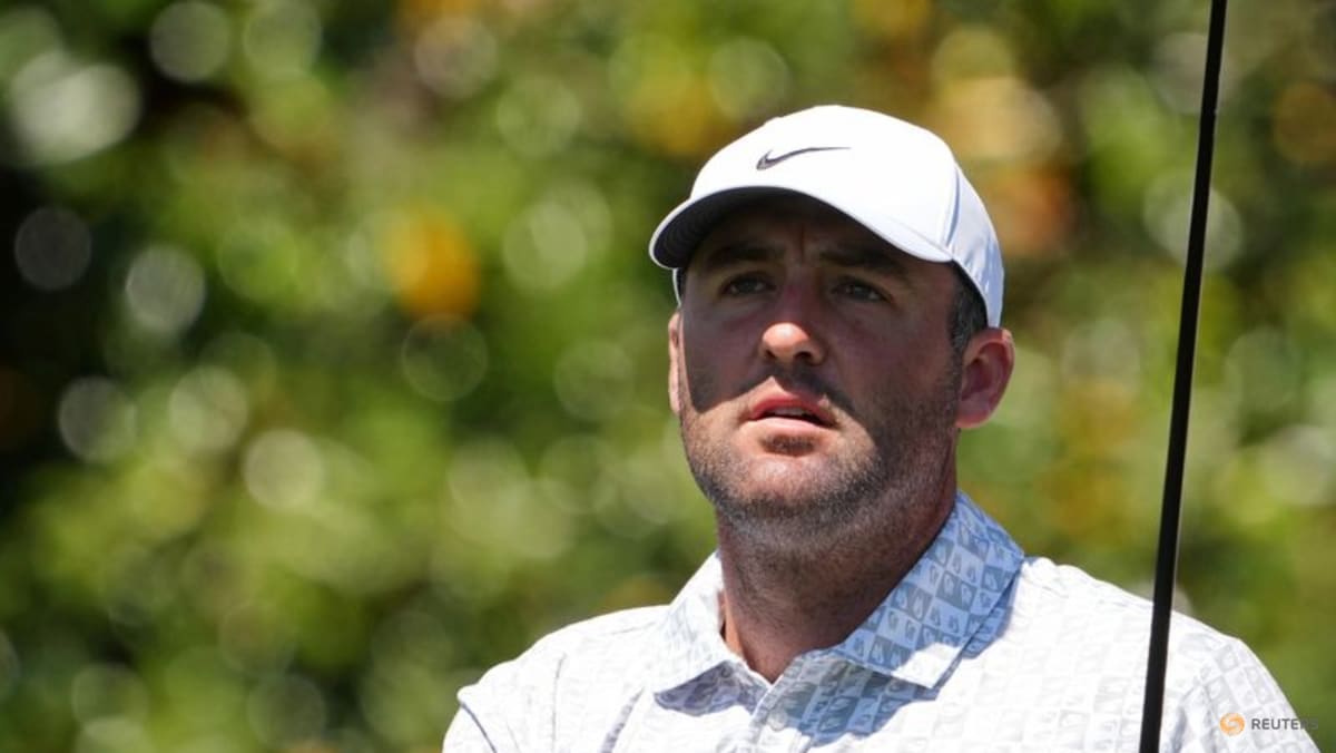 Scottie Scheffler Rises in Masters Contention, Rory McIlroy Maintains Lead