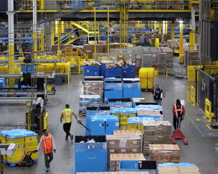 Global firms slash jobs amid weak sentiment, AI push