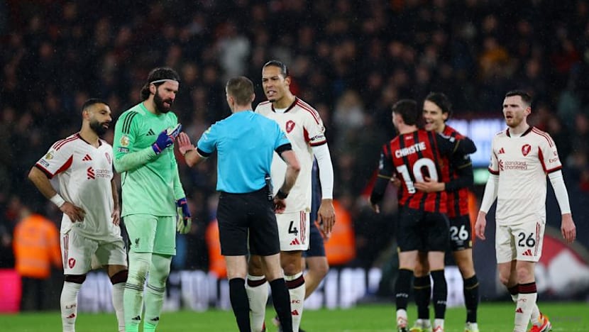 Man City back on track with win over Wolves, Liverpool gloom deepens