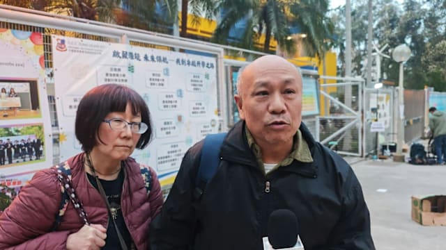 男子通过电话指示受困妻子自救 顺利等到消防员将她救出