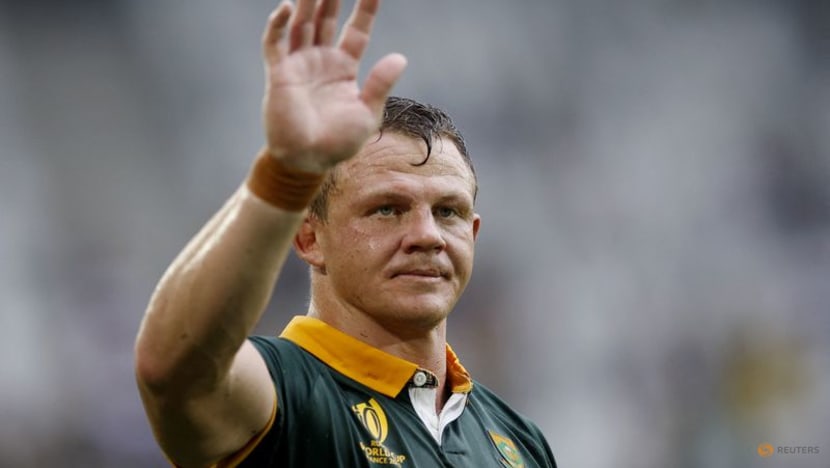 Veteran forward Fourie wins contract extension