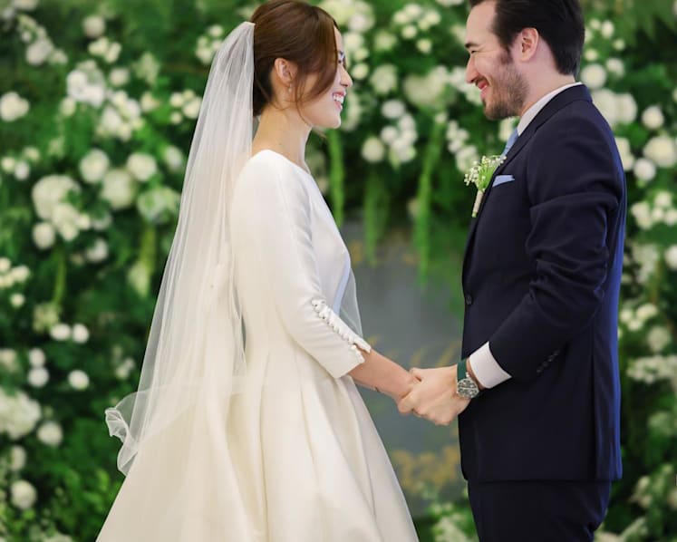 Rebecca Lim is married: The actress ties the knot in laid-back solemnisation and 600-guest wedding dinner