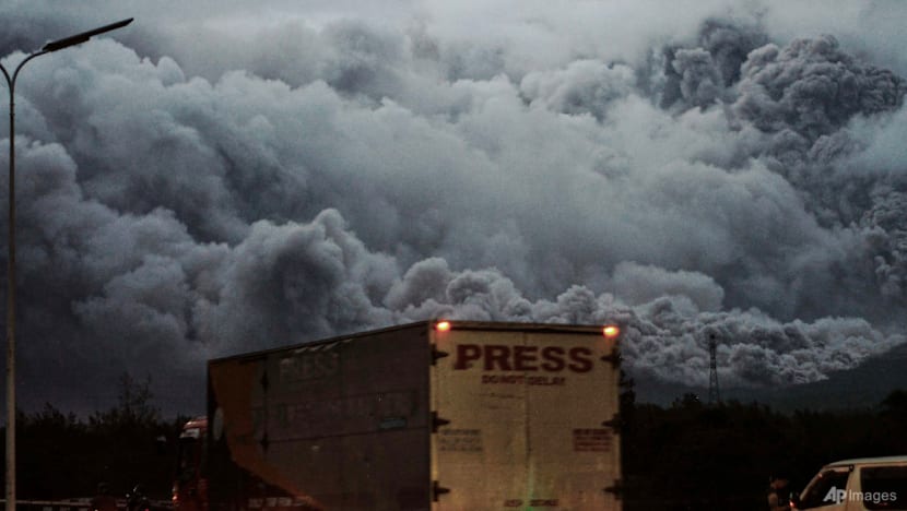 Philippines Evacuates Thousands as Mayon Volcano Erupts, Ash Blankets 87 Villages — image 2