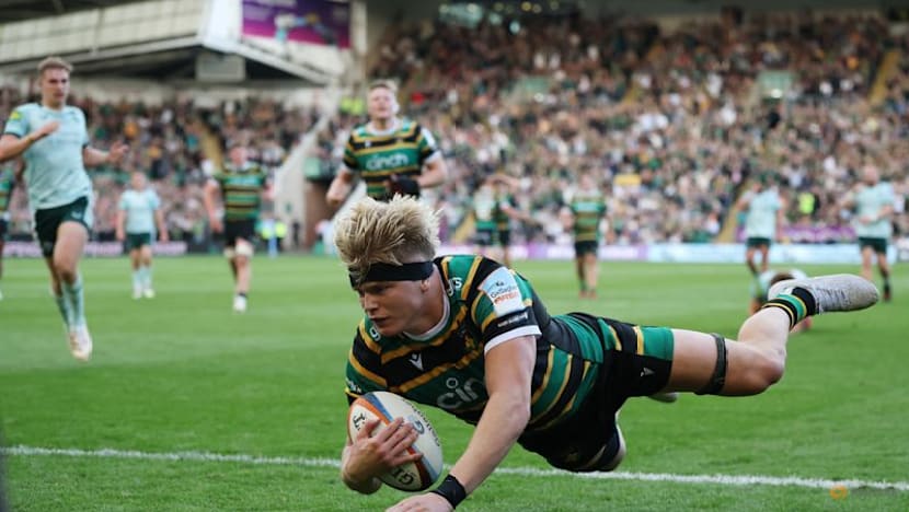 Pollock on the bench again for England against Argentina