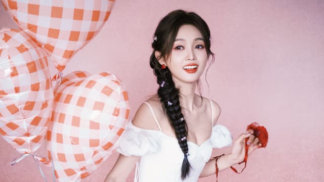 吴宣仪参加《乘风破浪》第6季太拼命，彩排至凌晨晕倒了！被工作人员抱下台画面流出