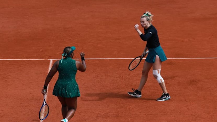 Top seeds Siniakova and Townsend clinch French Open women's doubles title