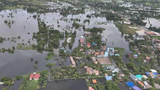 泰国六个府遭遇水灾 超过1万8000个灾民受影响