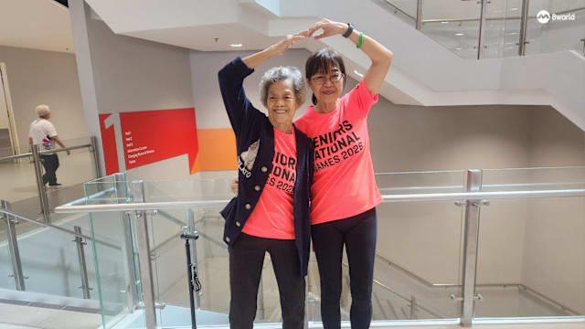 九旬嫲患眼疾且腿脚乏力 获女儿鼓励参加乐龄运动会杀入决赛