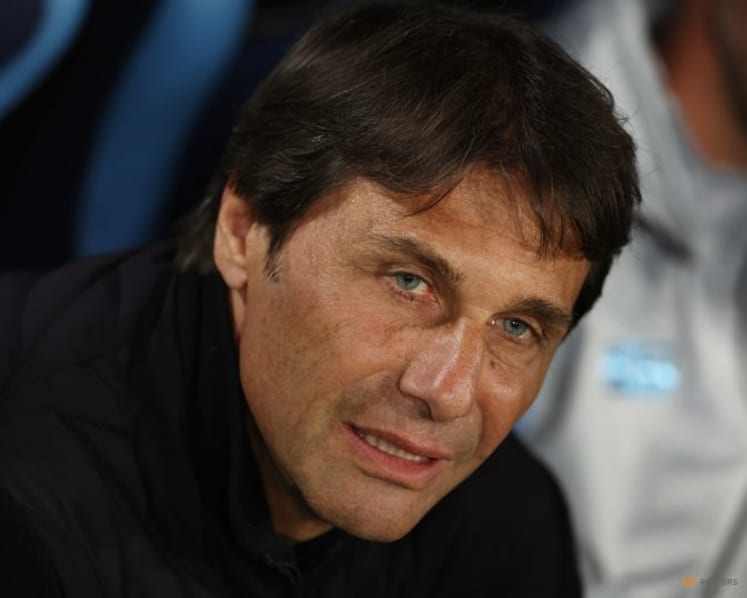 Napoli confirm Conte departure in brief statement after manager and president trade barbs