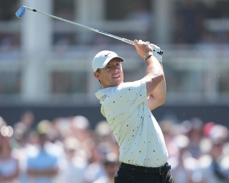 Smalley leads crowded PGA Championship as Scheffler says it's 'anybody's tournament'