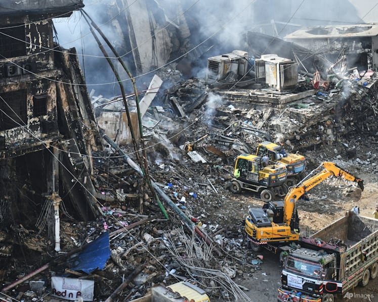 Karachi mall fire death toll rises to 28 as rescuers recover 5 more bodies