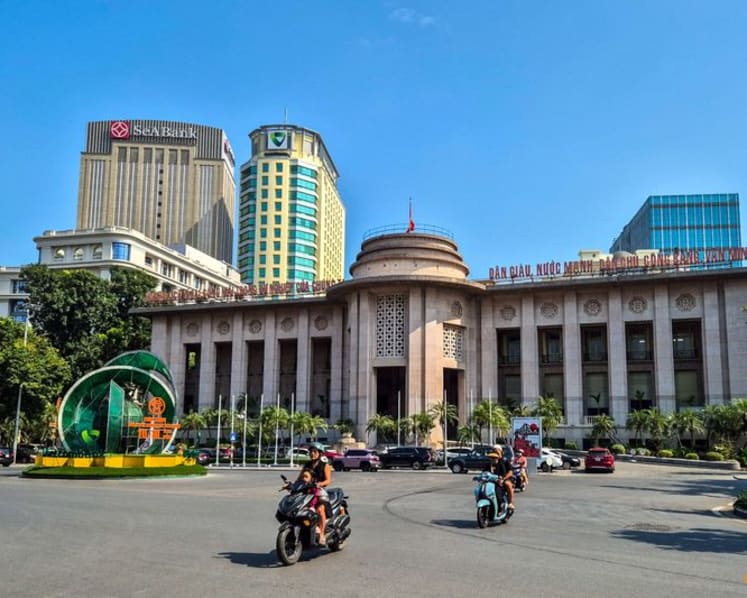 Fitch says Vietnam banks likely to face significant pressure from government growth target